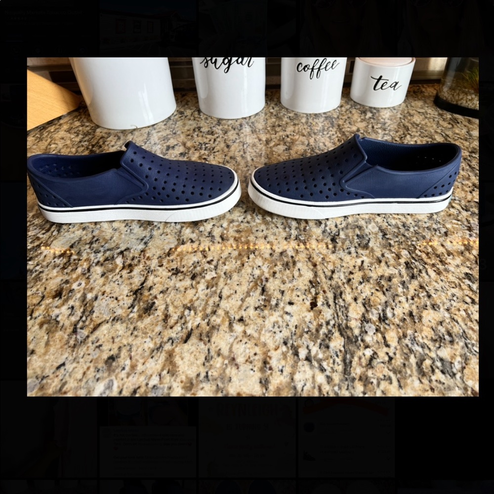 Native Miles Shoes Size 7 Women 5 Men